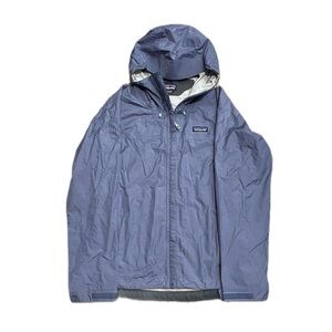 Patagonia Torrentshell Women's Purple Hooded Jacket, Waterproof and Windproof.